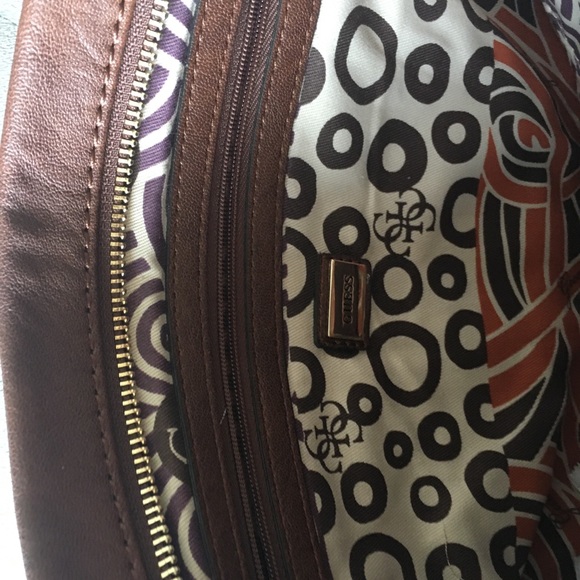 Guess purse - Picture 4 of 6